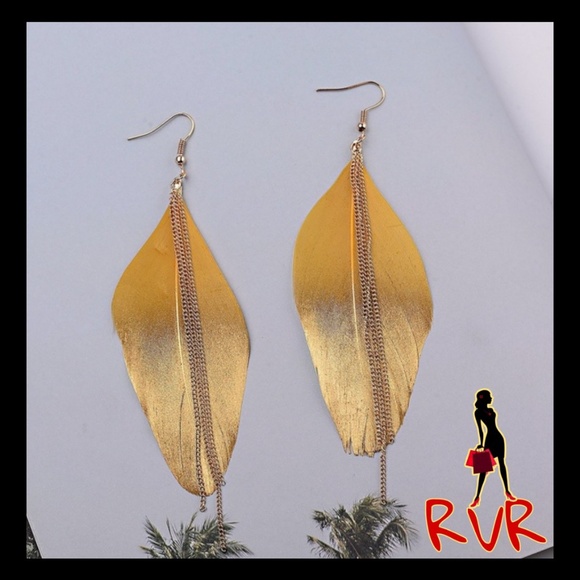 Redvelvetrebel Jewelry - GOLD FEATHER AND TASSEL BOHO EARRINGS